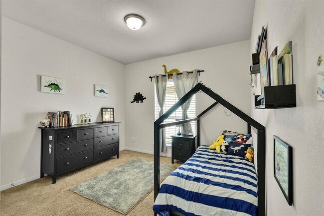 Building Photo - 632 Friar Tuck Dr