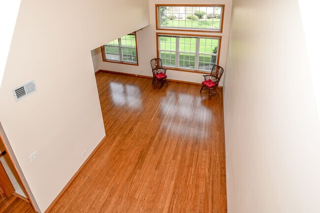 Building Photo - 162 Sherwood Ct