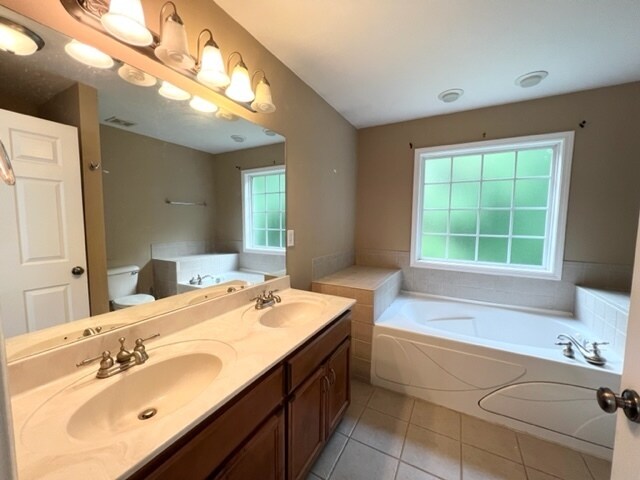 Building Photo - 552 Parkvue Village Way