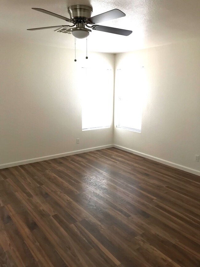 Building Photo - 3-bedroom, 2.5-bathroom, 2-Story 89156