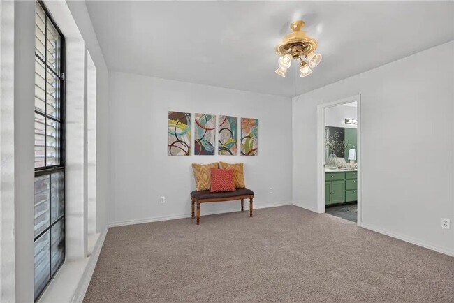 Building Photo - 4022 Wood River Dr