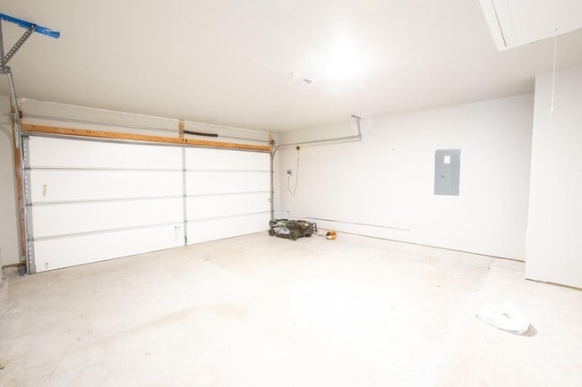 Building Photo - 115 Snapdragon Ln