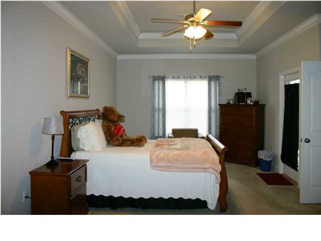 Building Photo - 658 Red Fern Rd