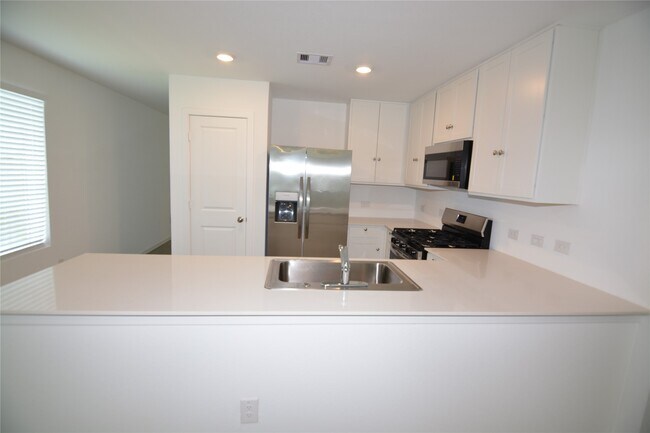 Building Photo - 26926 Dalmatian Bellflower Dr