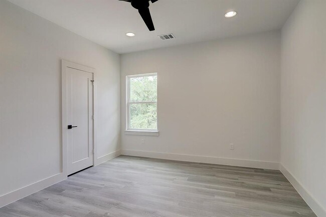 Building Photo - 4304 Sondick Ct