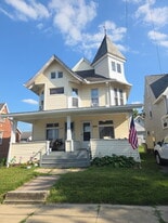 Building Photo - 209 1/2 Maple St