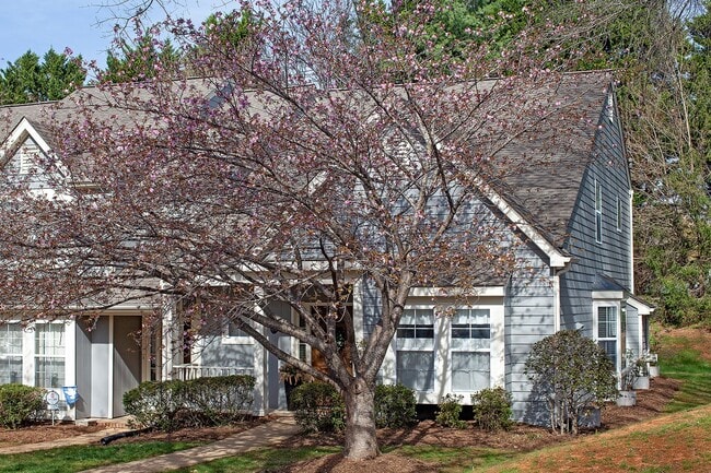 Building Photo - End-Unit Forest Lakes North Townhome