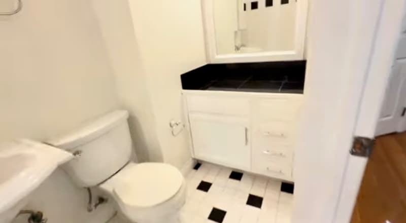 Building Photo - 422 N Spaulding Ave