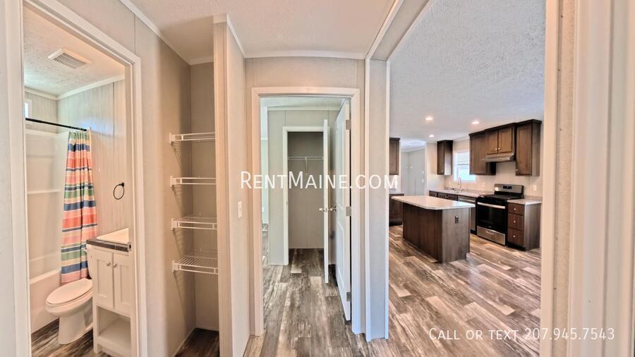 Building Photo - 111 H St