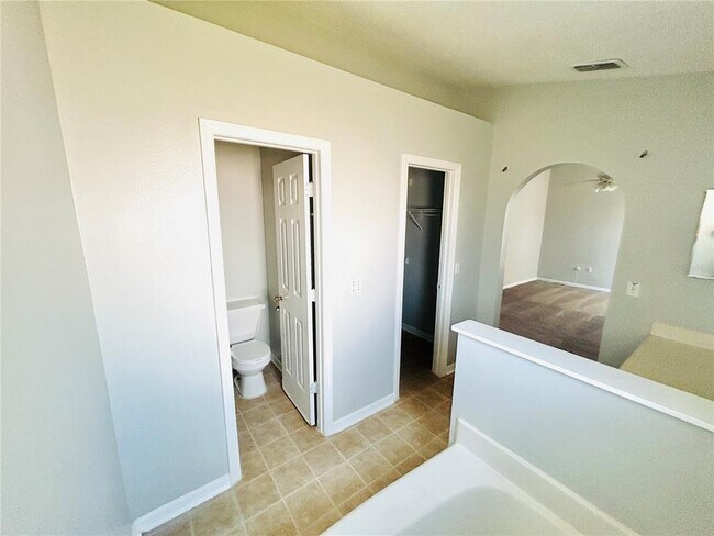 Building Photo - 40 Coventry Ct