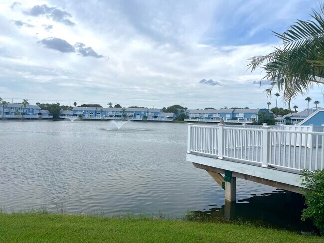 Building Photo - 621 Ocean Dunes Cir