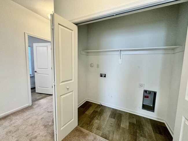Building Photo - 3 Bedroom Townhome in Spence Crossing! Water/Sewer/Trash/Landscaping INCLUDED! - Attached Garage ...