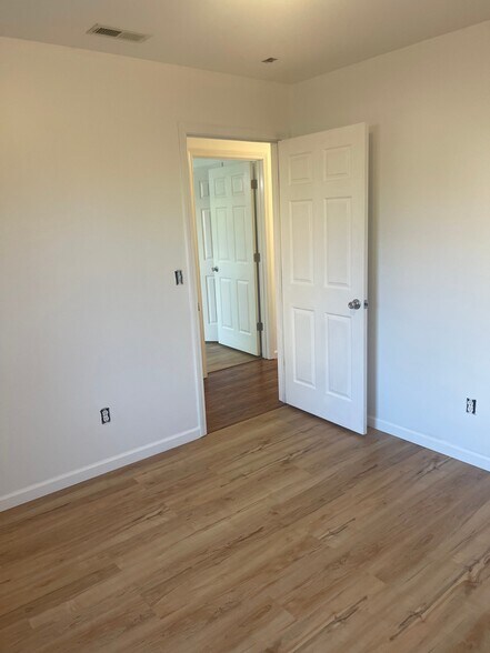 Building Photo - 420 Oconner Ct