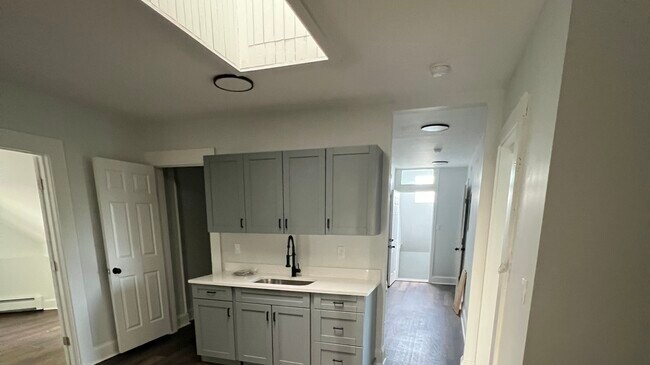 Primary Photo - 195 Maple St