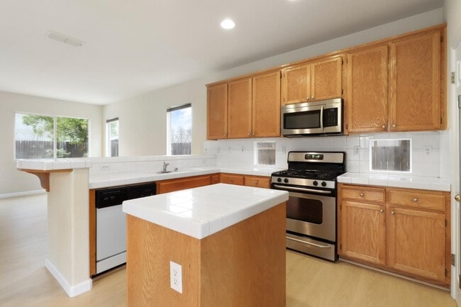 Building Photo - AVAILABLE NOW: HOME IN THE WESTERN EDGE OF...