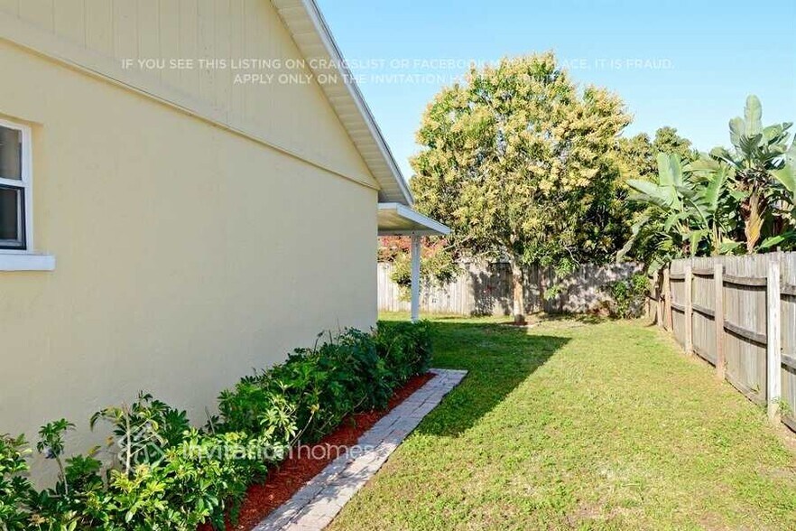 Building Photo - 1371 Denlow Ln