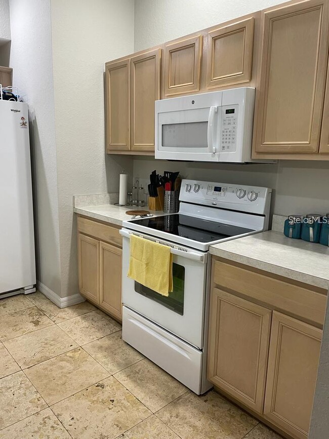 Building Photo - 3025 Ashland Ln S