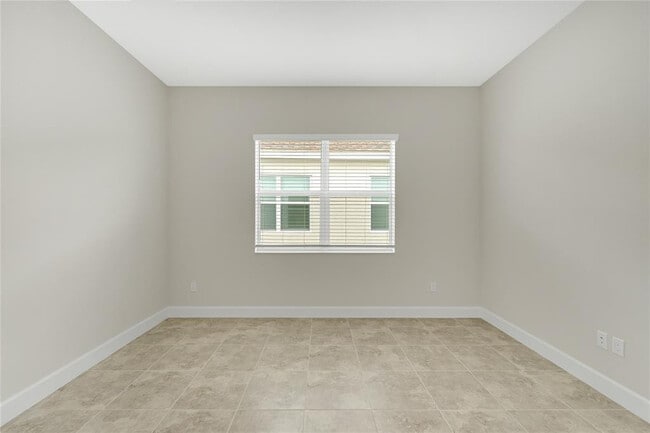 Building Photo - 14989 RedCove Pl