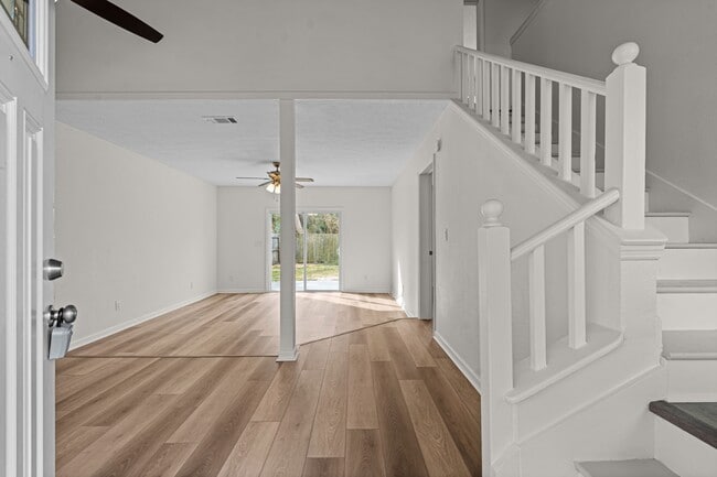 Building Photo - 112 Kristine Blvd