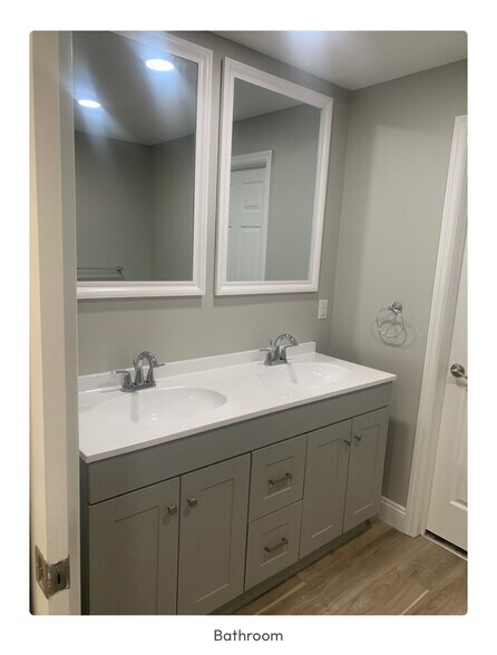 Bathroom - 2727 N 5th Street Hwy