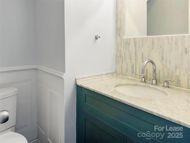 Building Photo - 8509 Golf Ridge Dr