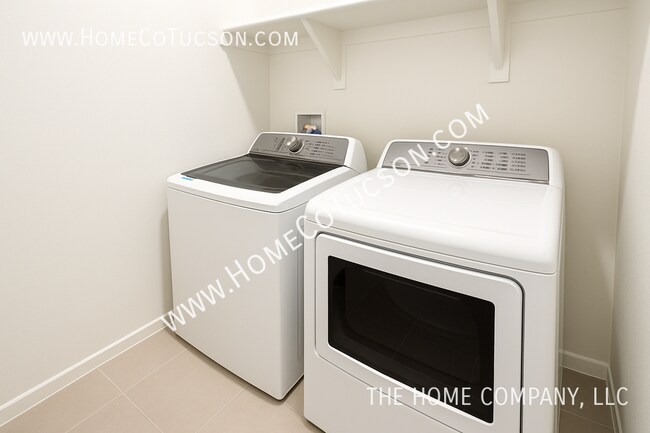 Building Photo - 5560 W Tumacacori Trl