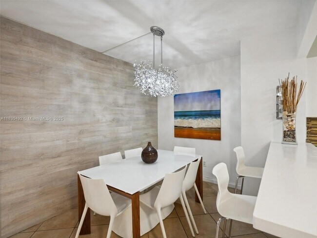 Building Photo - 2301 Collins Ave
