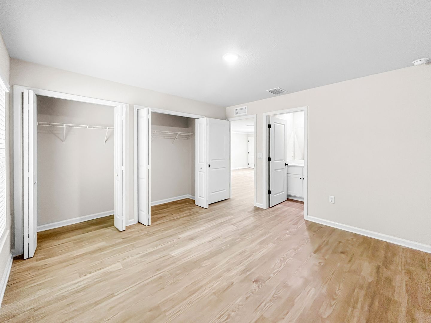 Building Photo - 9368 N Peachtree Way