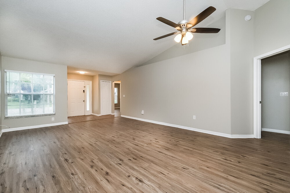 Building Photo - 28507 Tall Grass Dr