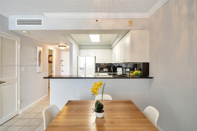 Building Photo - 2501 S Ocean Dr