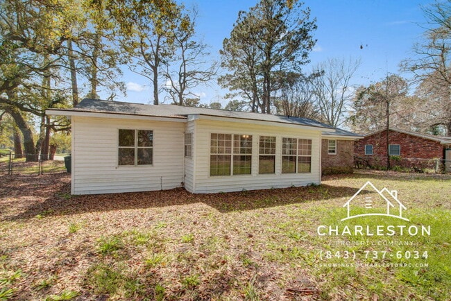 Building Photo - 1860 Piper Dr