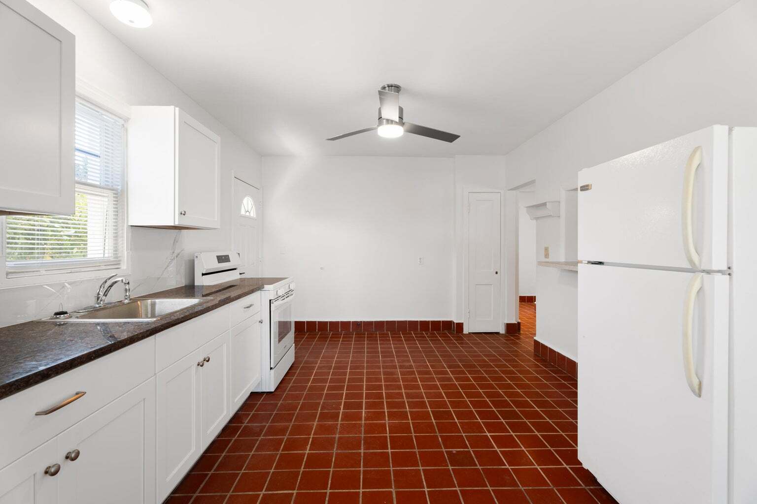 Building Photo - 4815 N Flagler Dr