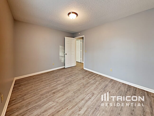 Building Photo - 305 Trowbridge Rd