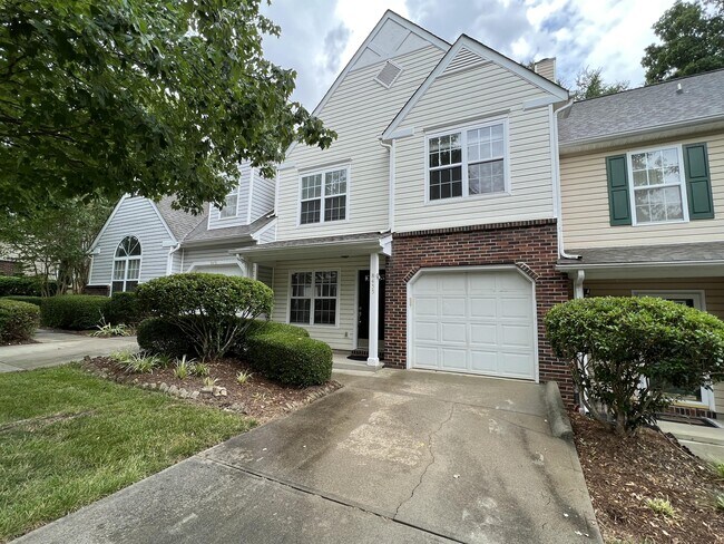 Building Photo - 8433 Southgate Commons Dr