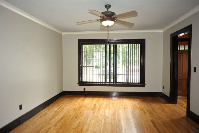 Building Photo - 1213 Lake Michigan Dr NW