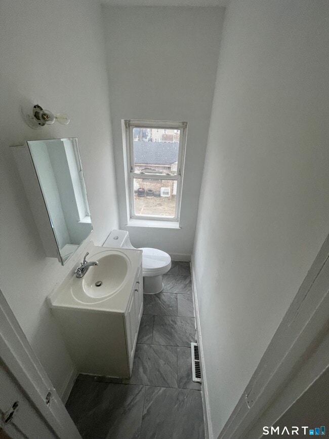 Building Photo - 86 Spring St