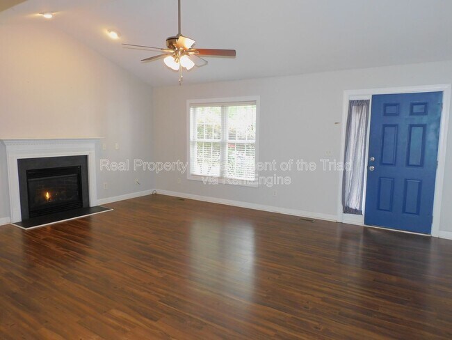 Building Photo - 2804 Mitchell Wood Dr