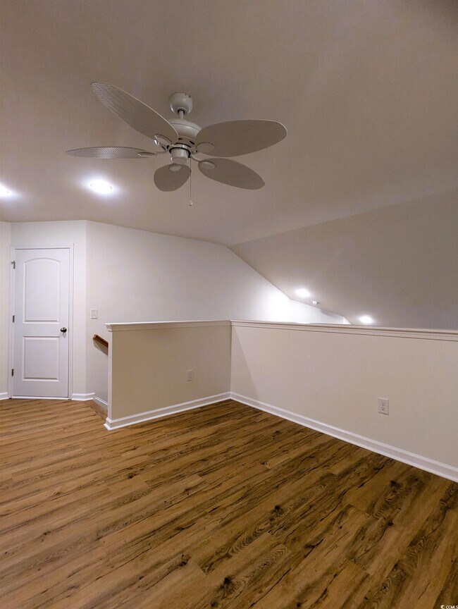 Building Photo - 107 Machrie Loop