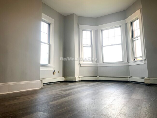 Building Photo - 105 Eutaw St