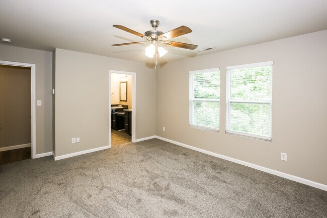 Building Photo - 5521 Twin Brook Dr