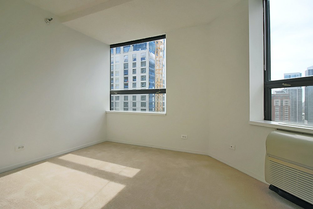 Building Photo - 445 E Ohio St