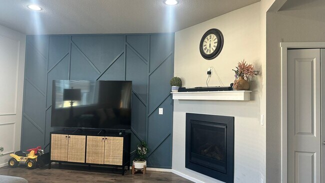 Building Photo - Spacious & Modern 4-Bed, 2.5-Bath Home in Camas