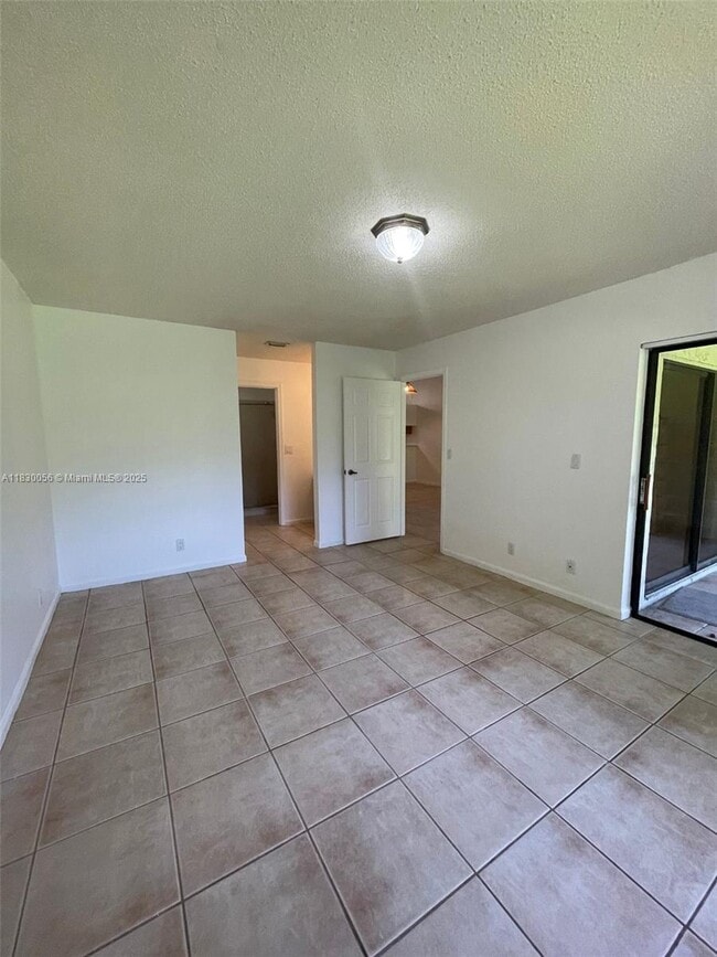 Building Photo - 493 Hardwood Pl
