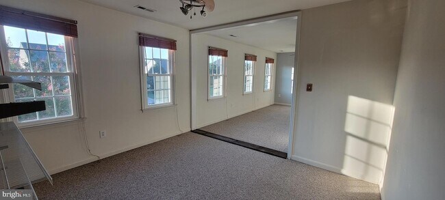 Building Photo - 11607 River Meadows Way