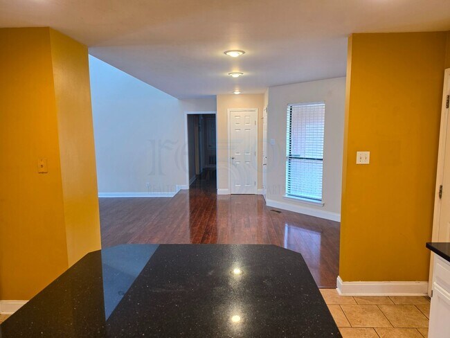 Building Photo - Great 3BR 2BA Find in Pleasant Tree Neighborhood!