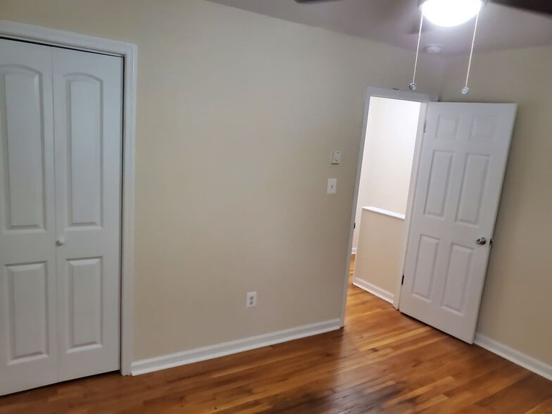 Building Photo - 117 S Shenandoah Ave