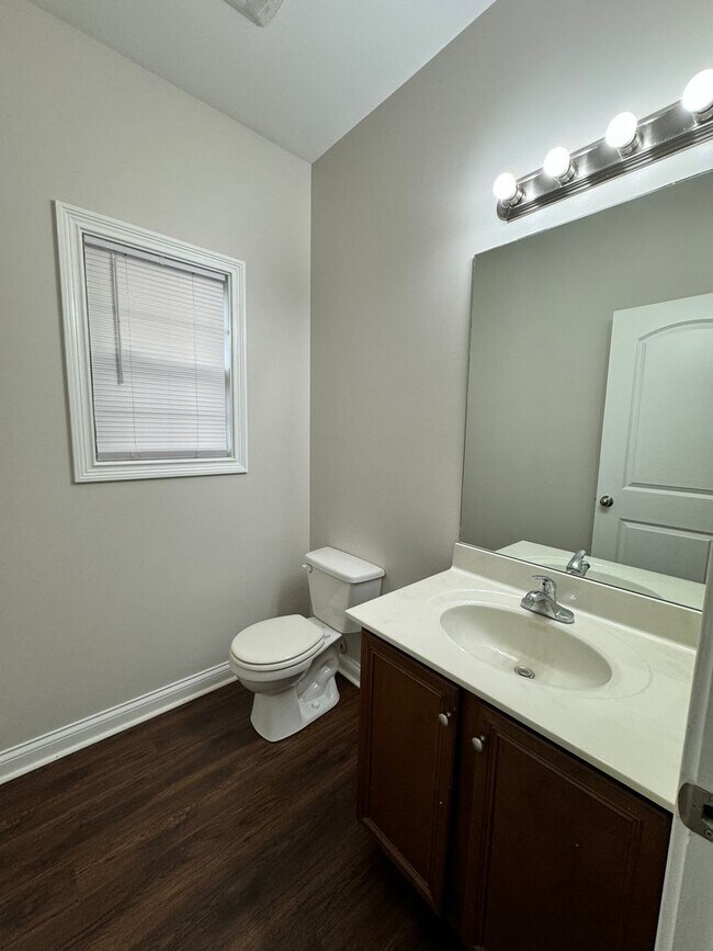 Building Photo - Beautiful 4 Bedroom in Kearney Ridge