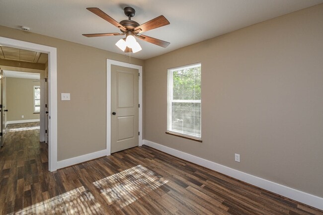 Building Photo - 9126 Lazy Ln