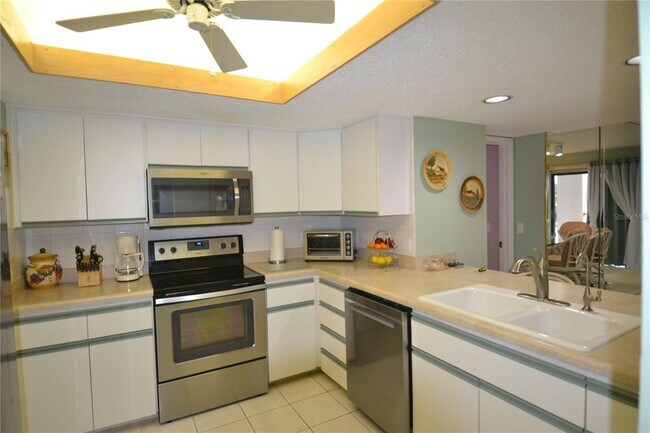Building Photo - 332 Mariner Dr
