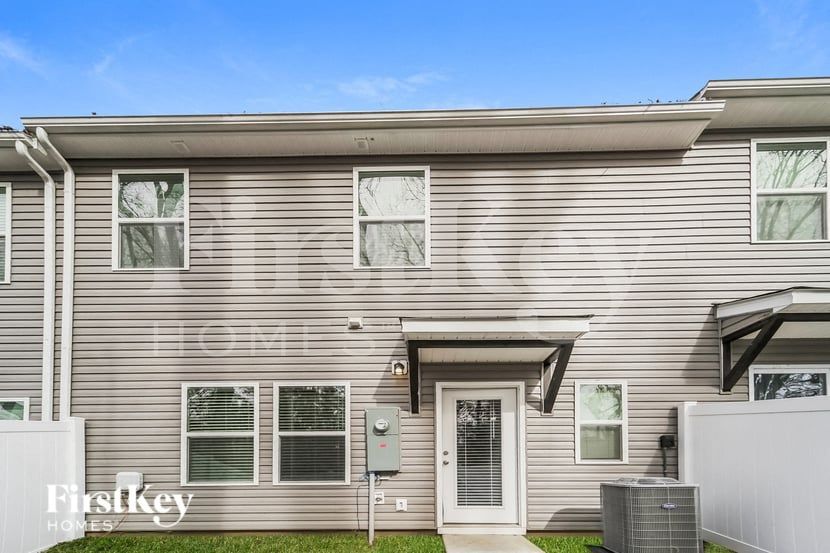 Building Photo - 9417 Village View Ct NW